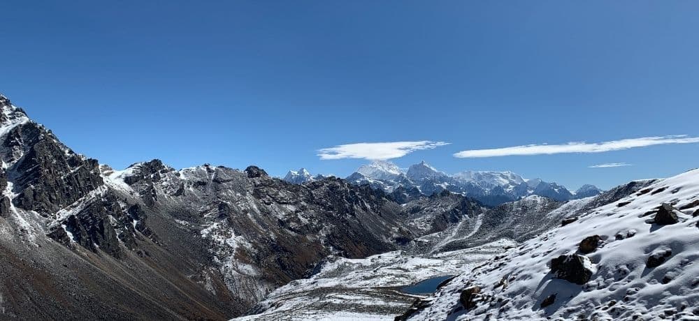 Makalu to Everest over 3 cols Trek