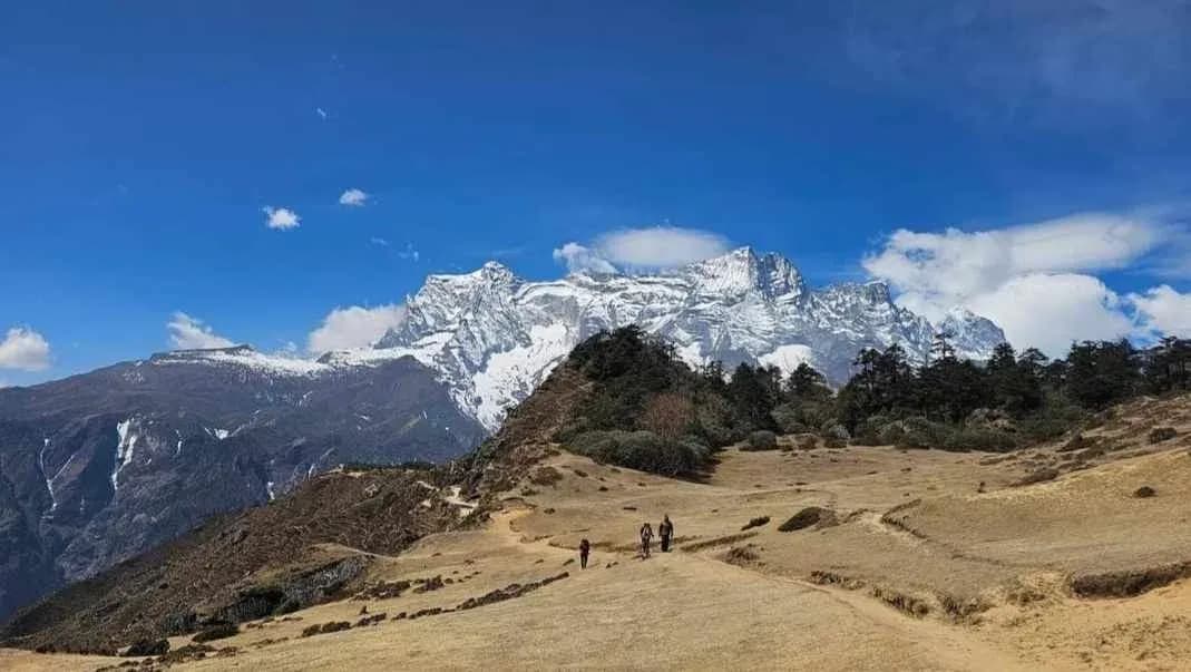 En route Hotel Everest View