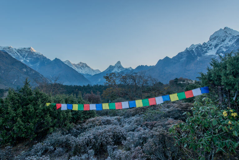 everest trek