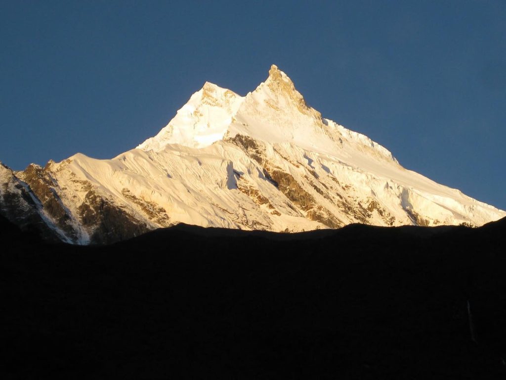 Manaslu circuit trek